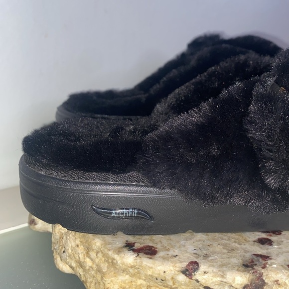 Skechers Women's Arch Fit Go Lounge Unwind Black Faux Fur Buckle Slippers Sz 10 - Picture 3 of 15